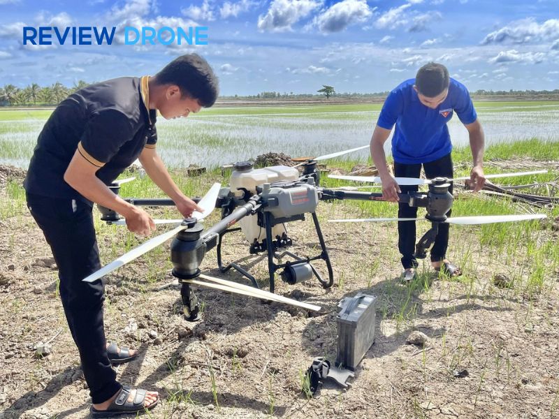 vệ sinh máy bay nông nghiệp